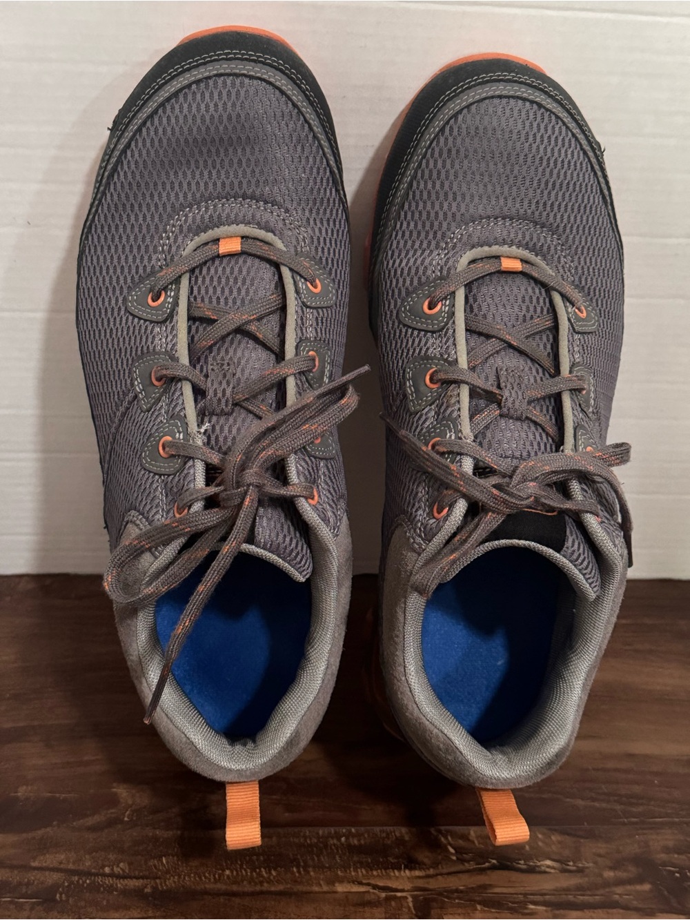 Ahnu Vibram Men's Gray Athletic Shoes with Orange Accents Sz 10.5